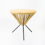 Mesa conica de centro con tabla